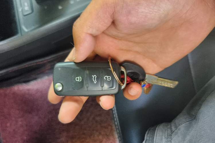 Used Volkswagen Lavida 2017 1.6L Automatic Fashion Edition Vehicle Key