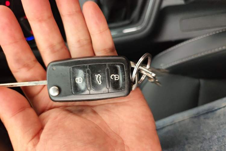 Used Volkswagen Lavida 2017 1.6L Manual Comfort Edition Vehicle Key