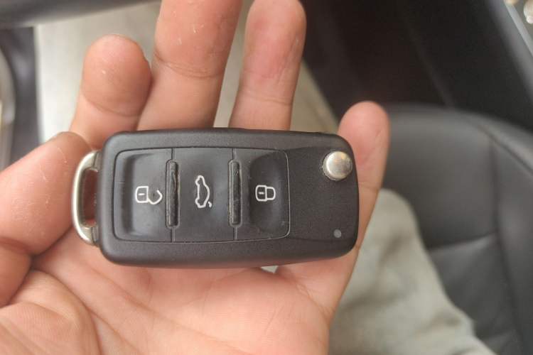 Used Volkswagen Lavida 2017 1.6L Manual Comfort Edition Vehicle Key