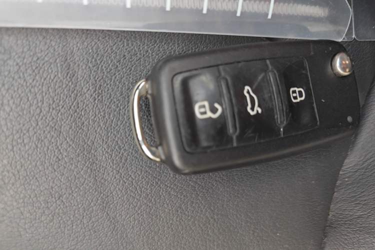Used Volkswagen Lavida 2017 1.6L Automatic Comfort Edition Vehicle Key