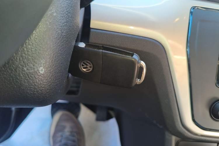 Used Volkswagen Lavida 2017 1.6L Automatic Fashion Edition Vehicle Key