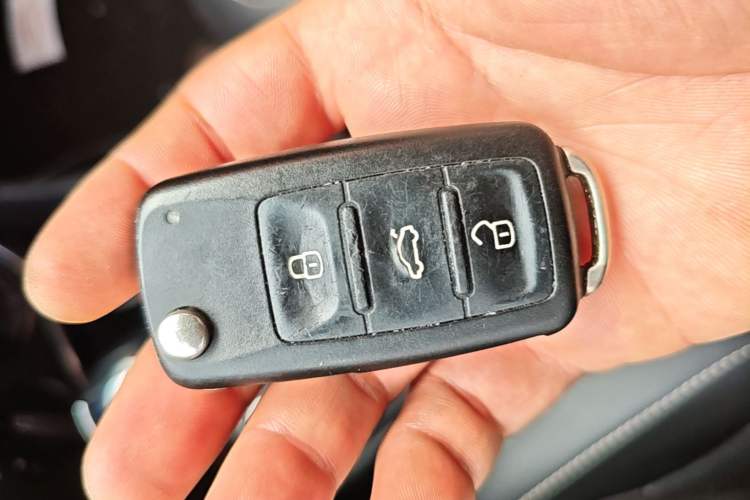 Used Volkswagen Lavida 2017 1.6L Automatic Comfort Edition Vehicle Key