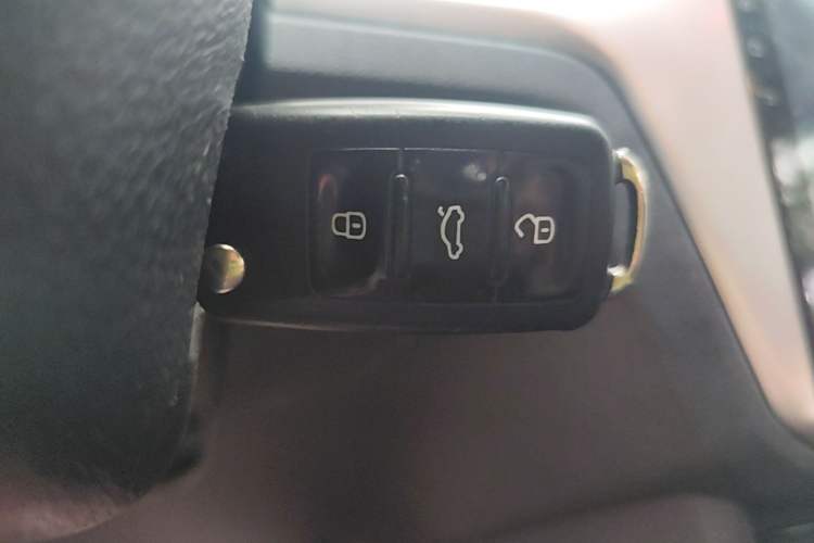 Used Volkswagen Lavida 2017 1.6L Automatic Fashion Edition Vehicle Key