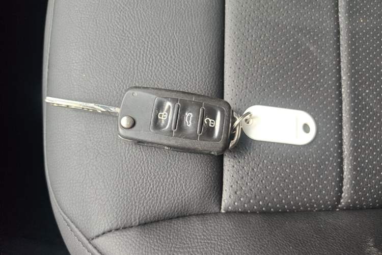 Used Volkswagen Lavida 2017 1.6L Automatic Fashion Edition Vehicle Key