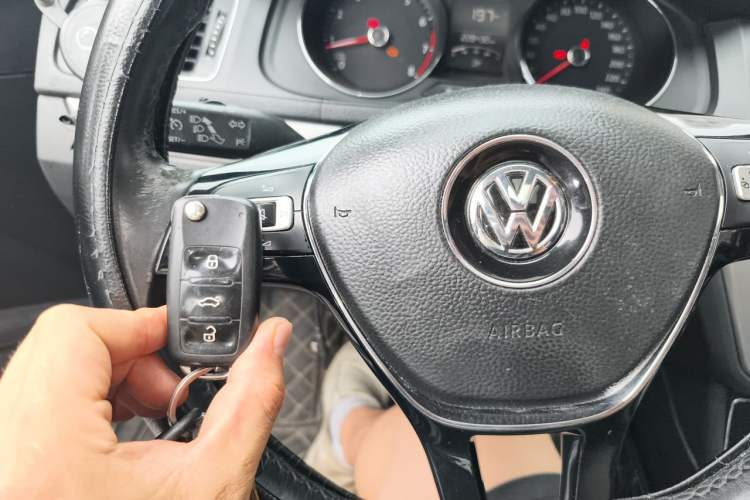 Used Volkswagen Lavida 2017 1.6L Manual Comfort Edition Vehicle Key