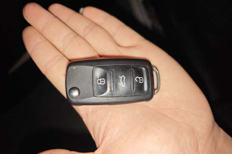 Used Volkswagen Lavida 2017 1.6L Automatic Comfort Edition Vehicle Key
