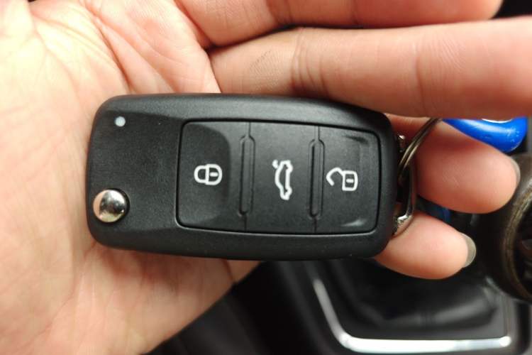 Used Volkswagen Lavida 2017 1.6L Manual Comfort Edition Vehicle Key