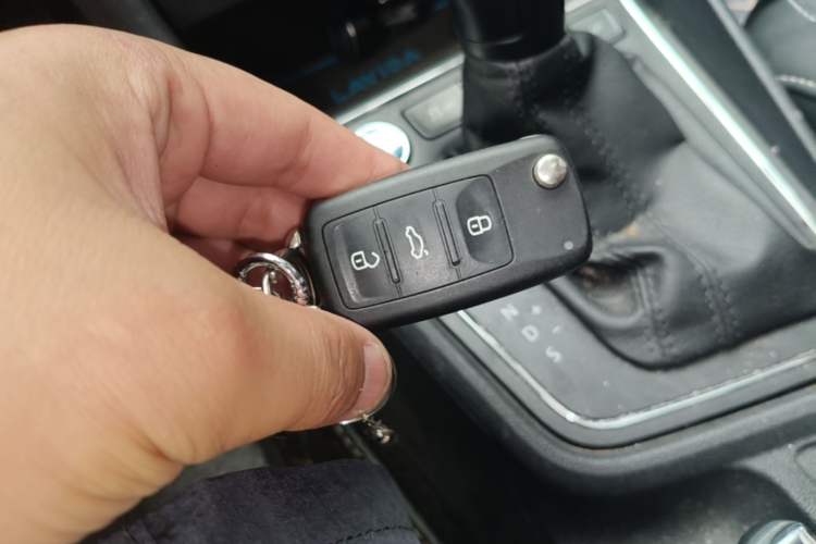Used Volkswagen Lavida 2017 1.6L Automatic Comfort Edition Vehicle Key