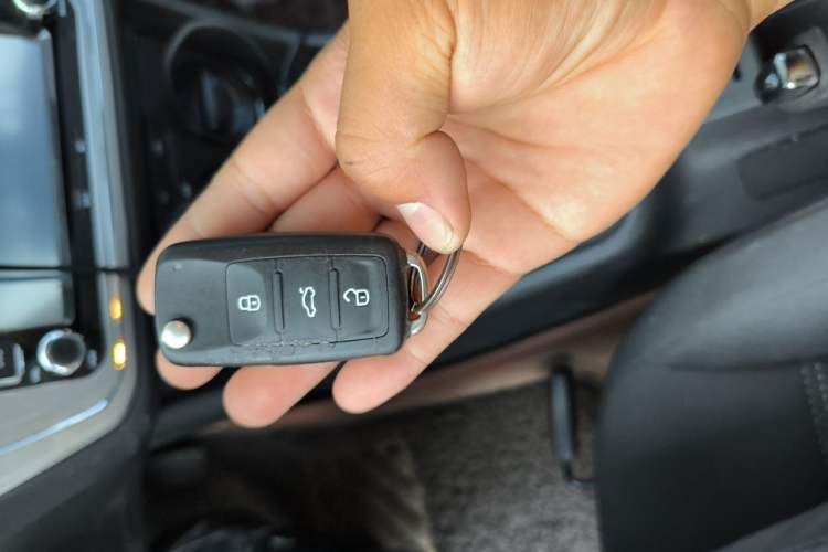 Used Volkswagen Lavida 2017 1.6L Automatic Fashion Edition Vehicle Key