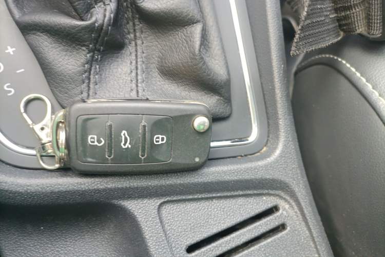 Used Volkswagen Lavida 2017 1.6L Automatic Comfort Edition Vehicle Key