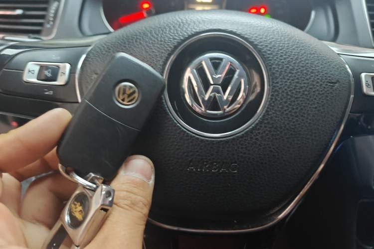 Used Volkswagen Lavida 2017 1.6L Automatic Comfort Edition Vehicle Key