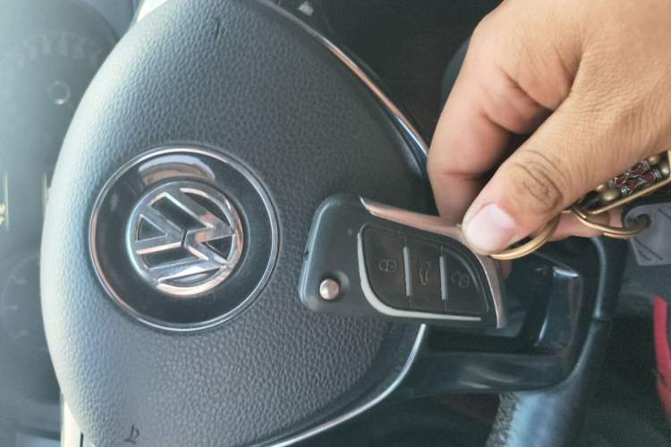 Used Volkswagen Lavida 2017 1.6L Automatic Fashion Edition Vehicle Key