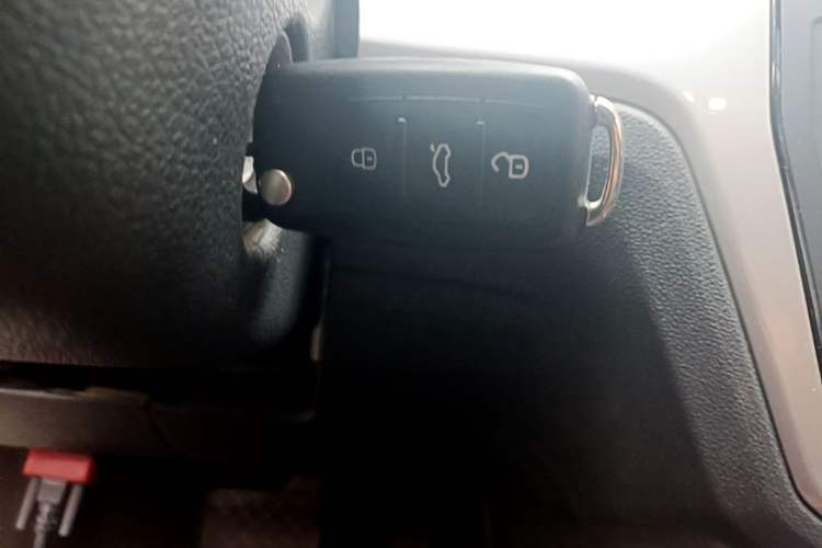Used Volkswagen Lavida 2017 1.6L Automatic Fashion Edition Vehicle Key
