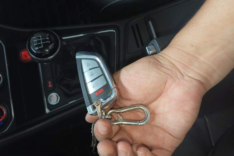 Used Volkswagen Lavida 2017 1.6L Manual Comfort Edition Vehicle Key