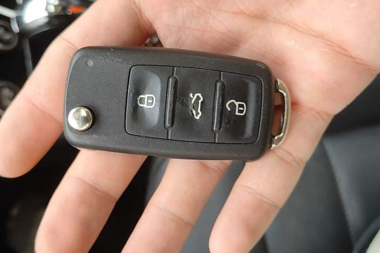 Used Volkswagen Lavida 2017 1.6L Automatic Comfort Edition Vehicle Key