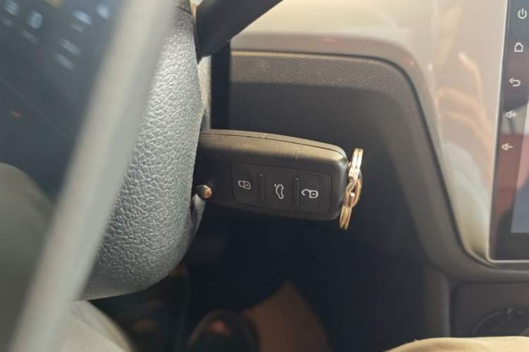 Used Volkswagen Lavida 2017 1.6L Automatic Fashion Edition Vehicle Key
