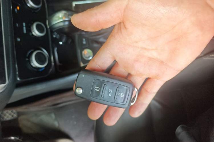 Used Volkswagen Lavida 2017 1.6L Automatic Comfort Edition Vehicle Key