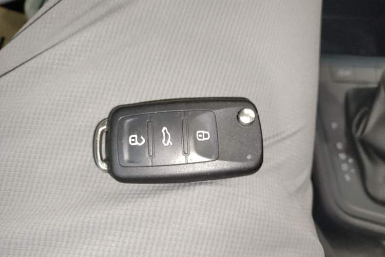 Used Volkswagen Lavida 2017 1.6L Automatic Fashion Edition Vehicle Key