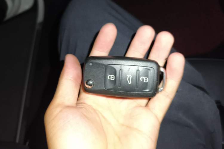 Used Volkswagen Lavida 2017 1.6L Automatic Comfort Edition Vehicle Key