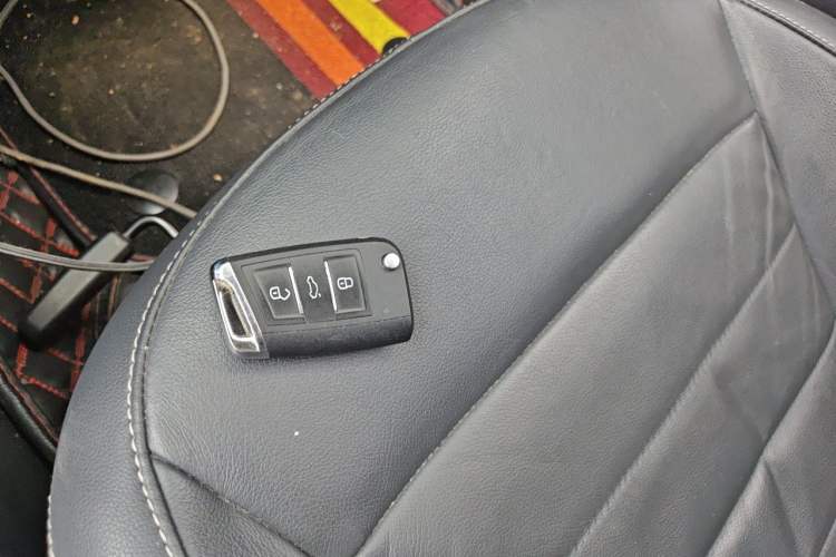 Used Volkswagen Lavida 2017 1.6L Automatic Comfort Edition Vehicle Key