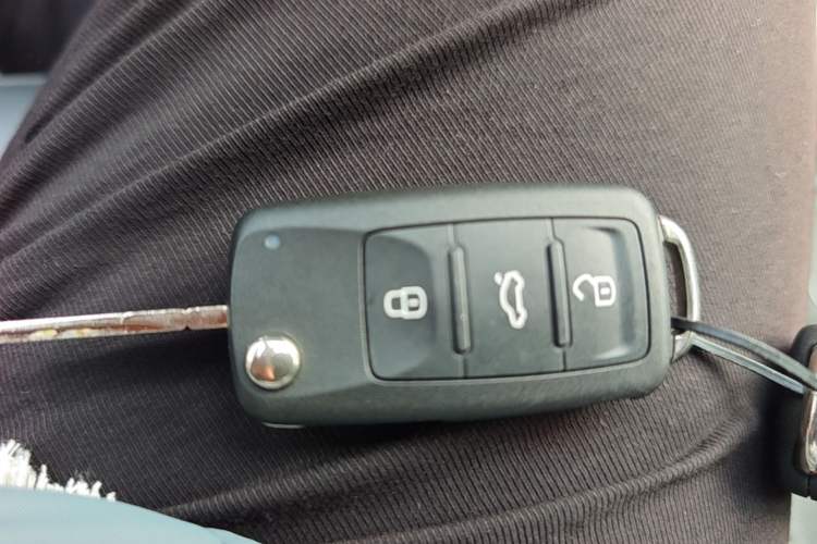 Used Volkswagen Lavida 2017 1.6L Automatic Comfort Edition Vehicle Key