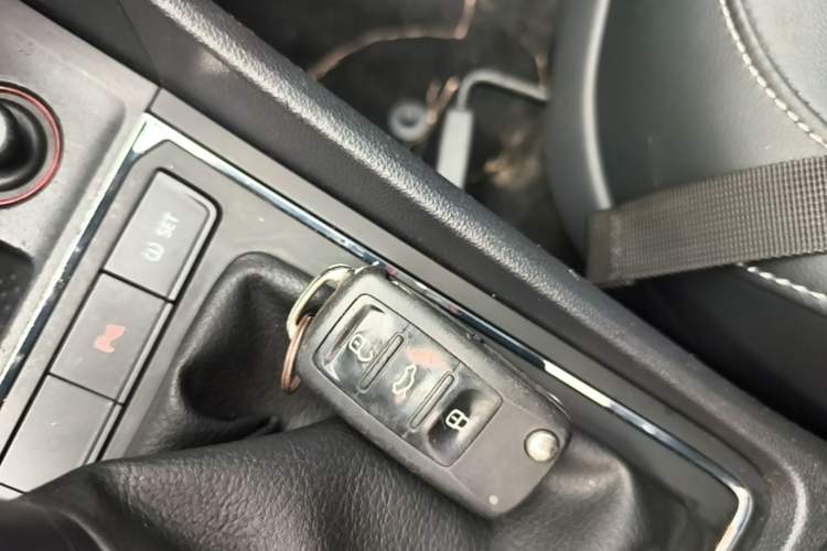 Used Volkswagen Lavida 2017 1.6L Automatic Comfort Edition Vehicle Key