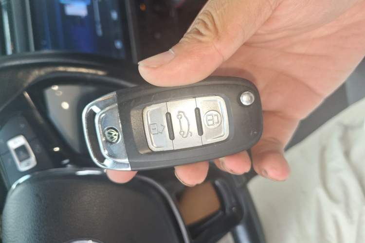 Used Volkswagen Lavida 2017 1.6L Automatic Comfort Edition Vehicle Key