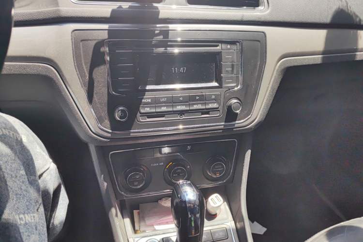 Used Volkswagen Lavida 2017 230TSI DSG Comfort Edition Audio And AC Panel