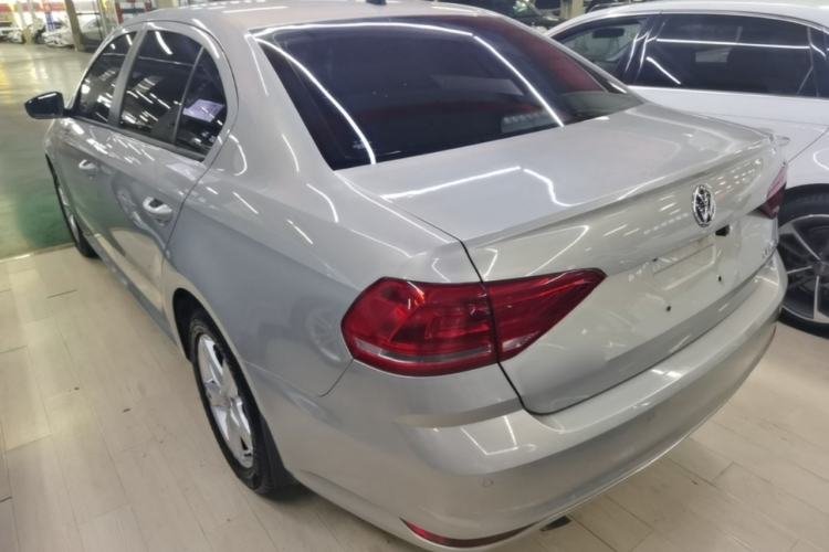 Used Volkswagen Lavida 2017 1.6L Automatic Fashion Edition Exterior 2