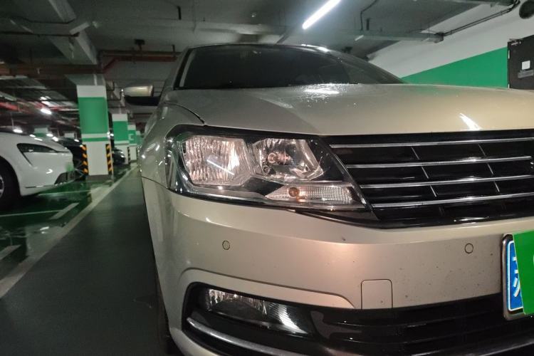 Used Volkswagen Lavida 2017 1.6L Automatic Comfort Edition Exterior 6