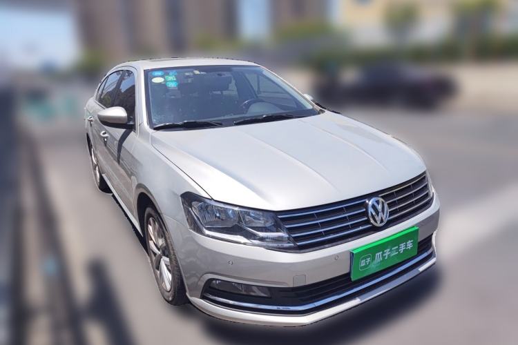 Used Volkswagen Lavida 2017 230TSI DSG Comfort Edition Front Right 45 Deg