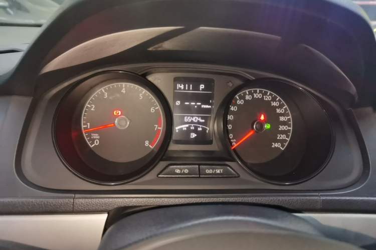 Used Volkswagen Lavida 2017 1.6L Automatic Fashion Edition Instrument Cluster