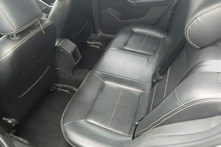 Used Volkswagen Lavida 2017 1.6L Automatic Fashion Edition Left Rear Seat