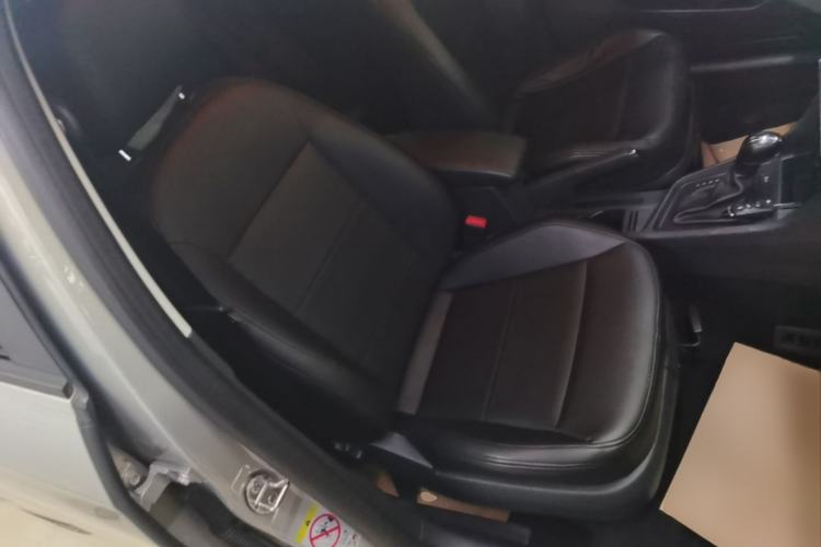 Used Volkswagen Lavida 2017 1.6L Automatic Fashion Edition Right Front Seat