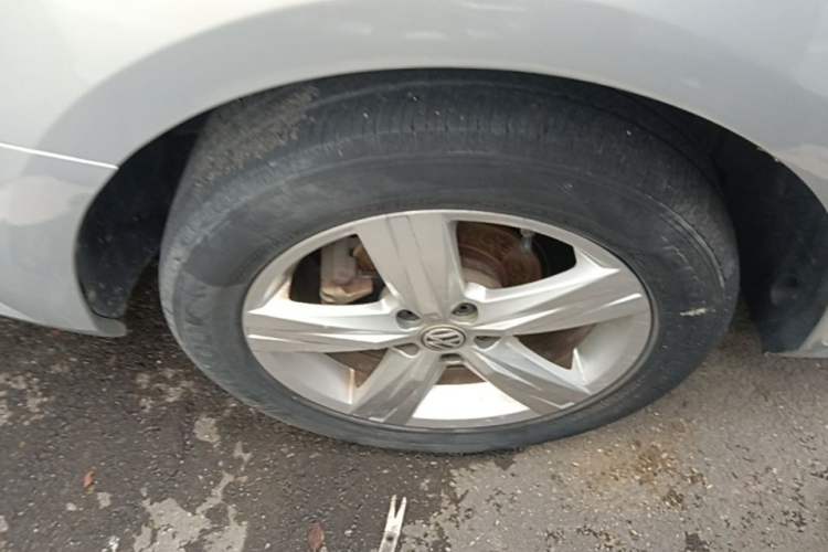 Used Volkswagen Lavida 2017 1.6L Automatic Fashion Edition Right Rear Wheel Hub