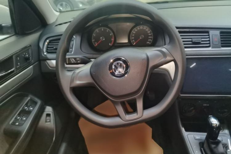 Used Volkswagen Lavida 2017 1.6L Automatic Fashion Edition Steering Wheel