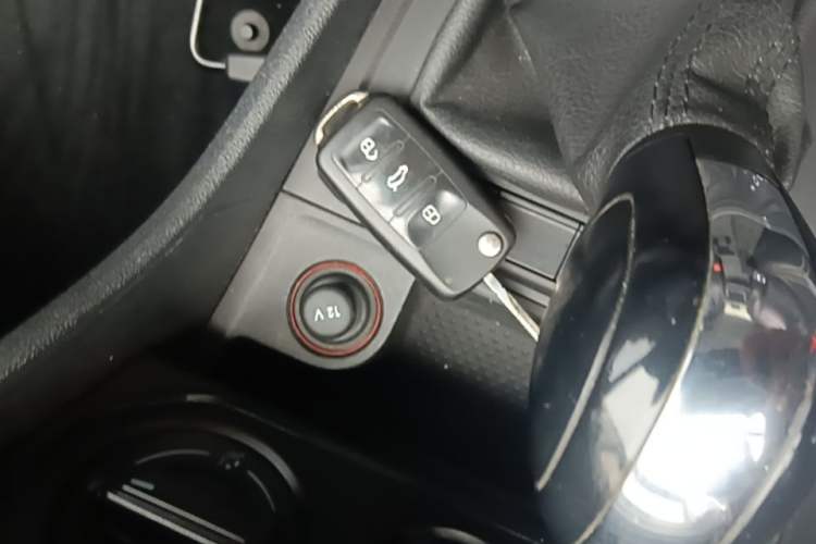 Used Volkswagen Lavida 2017 1.6L Automatic Fashion Edition Vehicle Key