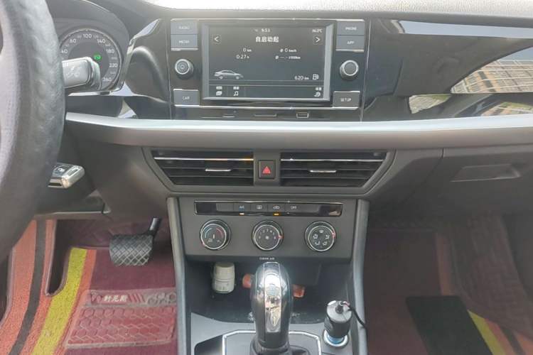 Used Volkswagen Lavida 2018 1.5L Automatic Comfort Edition China V Standard Audio And AC Panel