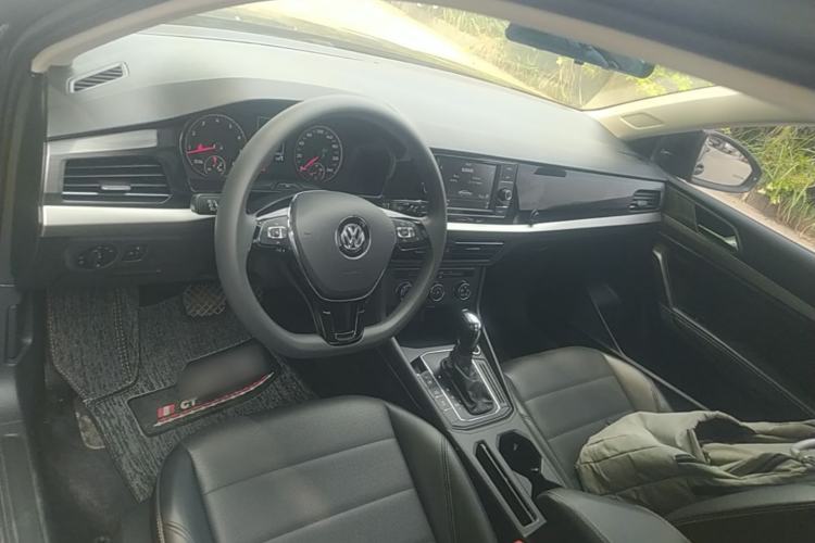 Used Volkswagen Lavida 2018 1.5L Automatic Comfort Edition China V Standard Center Console