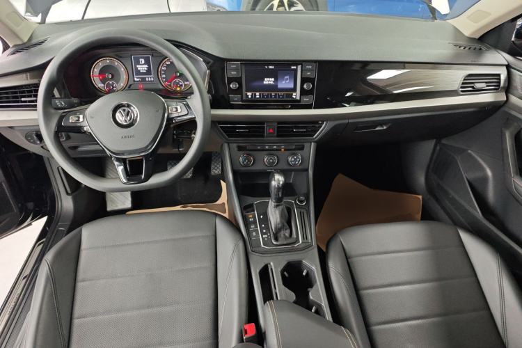 Used Volkswagen Lavida 2018 1.5L Automatic Comfort Edition China V Standard Center Console