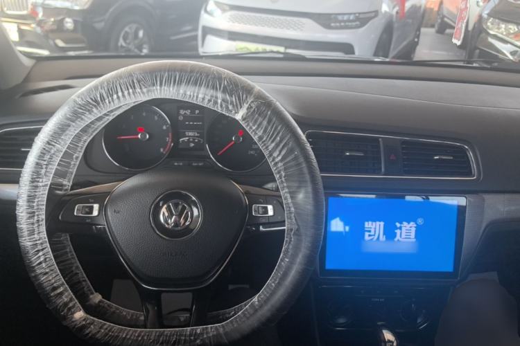 Used Volkswagen Lavida 2018 Classic 1.5L Automatic Comfort Edition China VI Standard Center Console