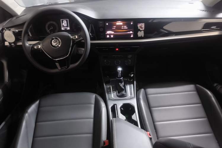 Used Volkswagen Lavida 2018 1.5L Automatic Comfort Edition China V Standard Center Console