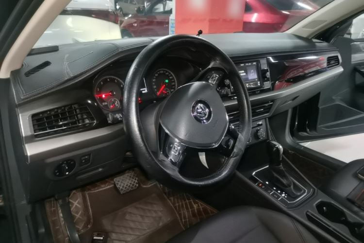 Used Volkswagen Lavida 2018 1.5L Automatic Comfort Edition China V Standard Center Console