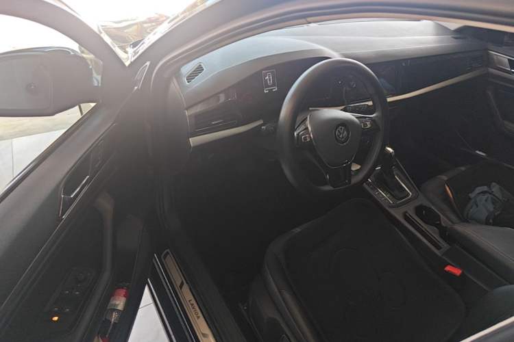 Used Volkswagen Lavida 2018 Hatchback 200TSI DSG Comfort Edition China V Standard Driver Seat