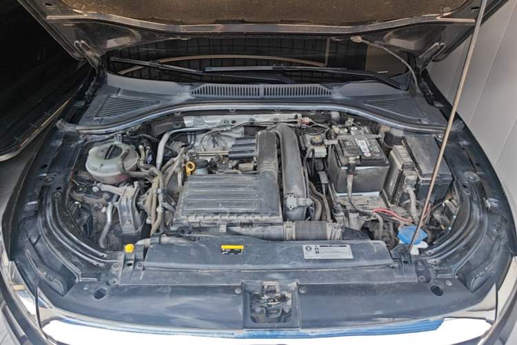 Used Volkswagen Lavida 2018 Hatchback 200TSI DSG Comfort Edition China V Standard Engine Bay