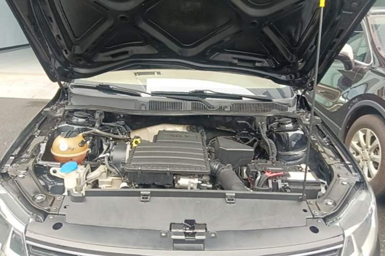 Used Volkswagen Lavida 2018 Classic 1.5L Automatic Comfort Edition China VI Standard Engine Bay