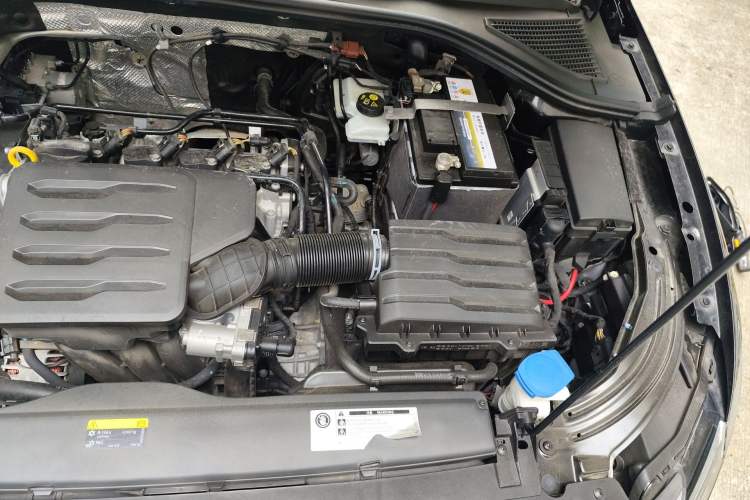 Used Volkswagen Lavida 2018 1.5L Automatic Comfort Edition China V Standard Engine Bay Left