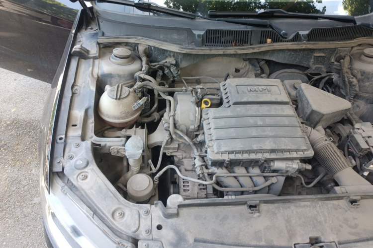 Used Volkswagen Lavida 2018 Classic 1.5L Automatic Fashion Edition China VI Standard Engine Bay Right