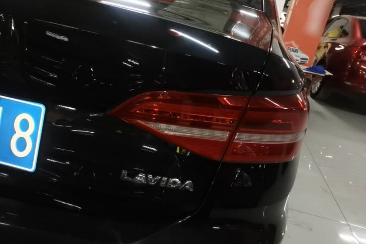 Used Volkswagen Lavida 2018 1.5L Automatic Comfort Edition China V Standard Exterior 3