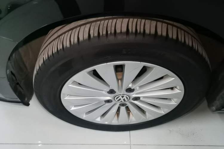Used Volkswagen Lavida 2018 1.5L Automatic Comfort Edition China V Standard Exterior 4